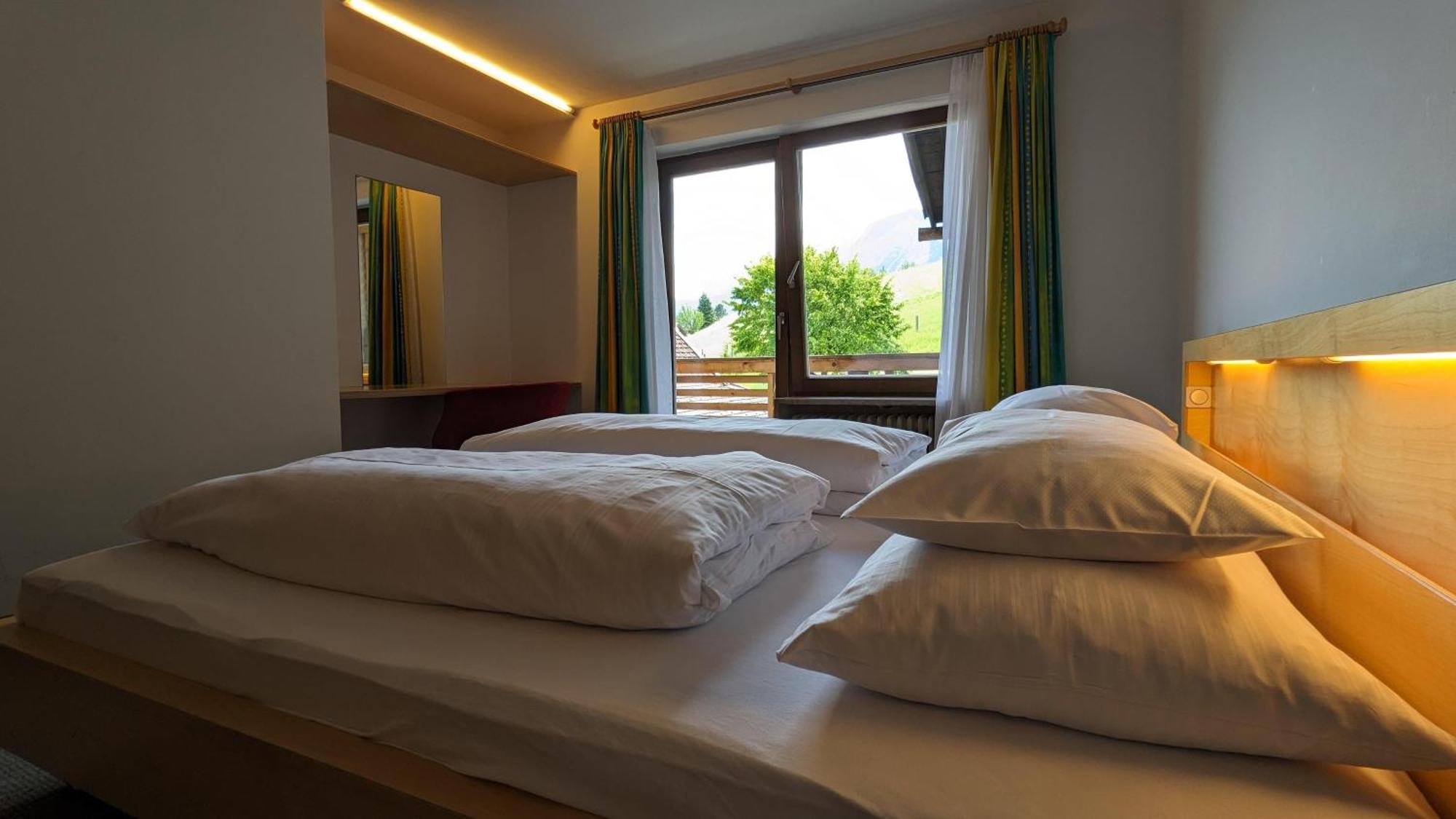 Keyone Rooms Loisach Lermoos Exterior photo