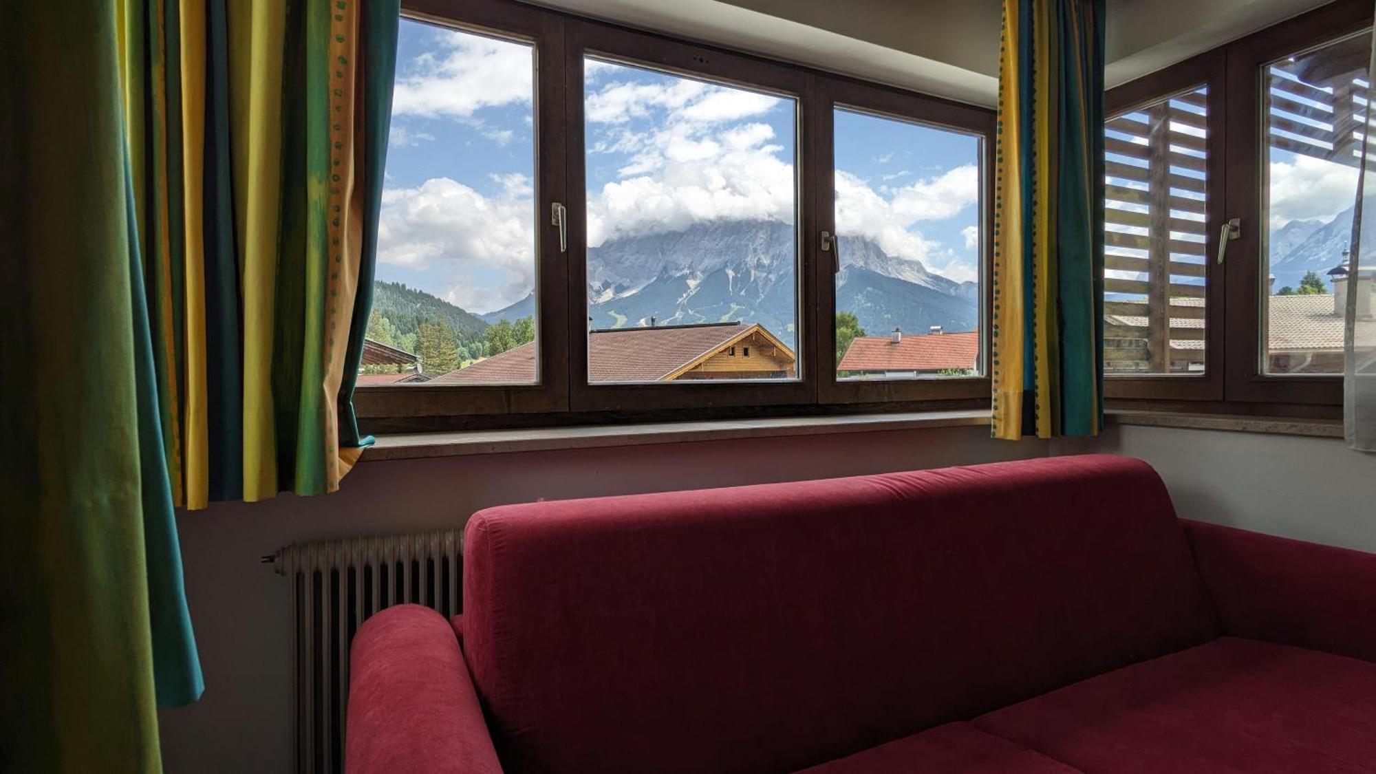 Keyone Rooms Loisach Lermoos Exterior photo